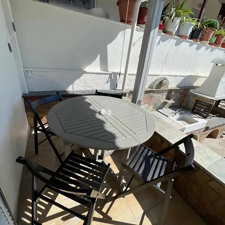 Panos Loft Near The Апартаменты *